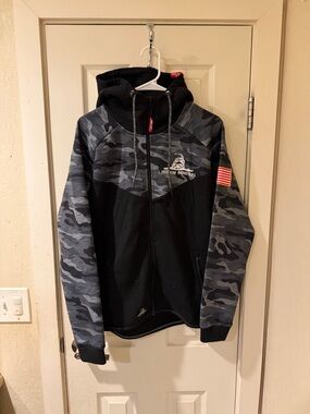 Freedom Industries Men Size M Black Gray Heavy Camo Zip Front Long Sleeve Hoodie